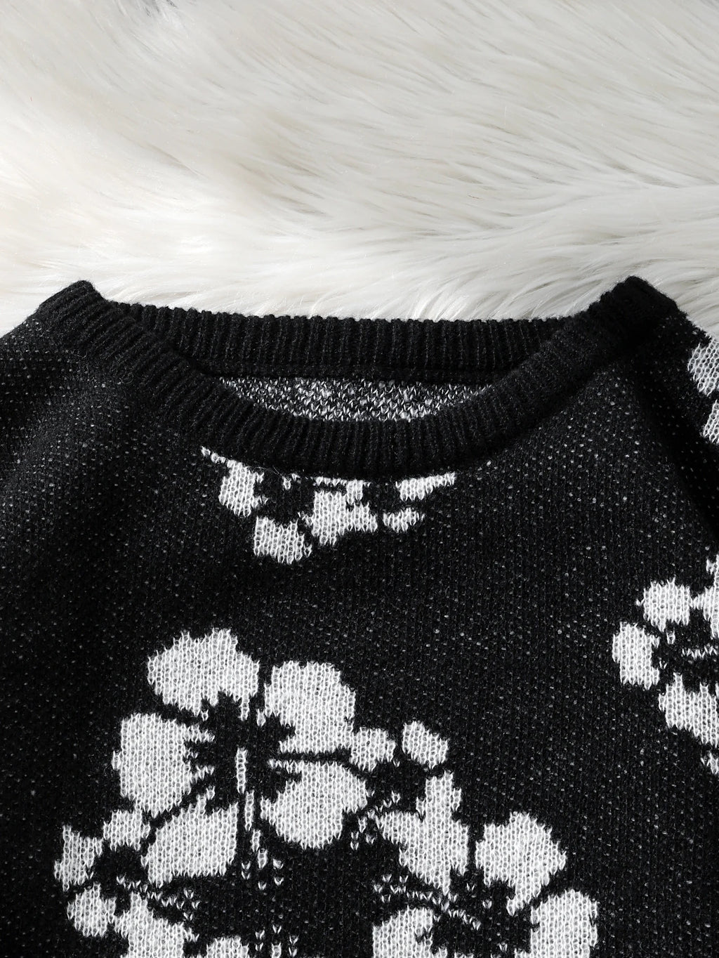 ILVERSETTO© "MIDNIGHT BLOOM" SWEATER