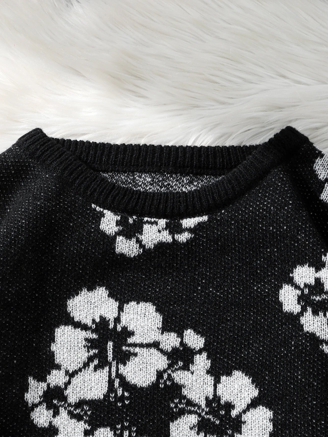 ILVERSETTO© "MIDNIGHT BLOOM" SWEATER