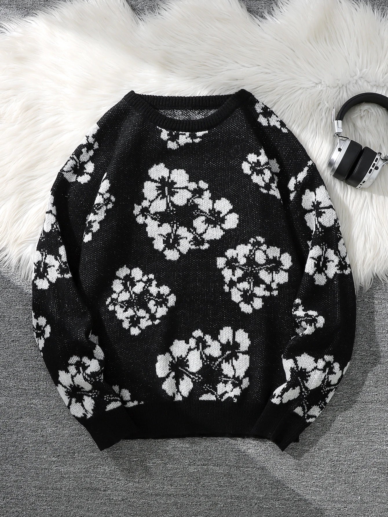 ILVERSETTO© "MIDNIGHT BLOOM" SWEATER
